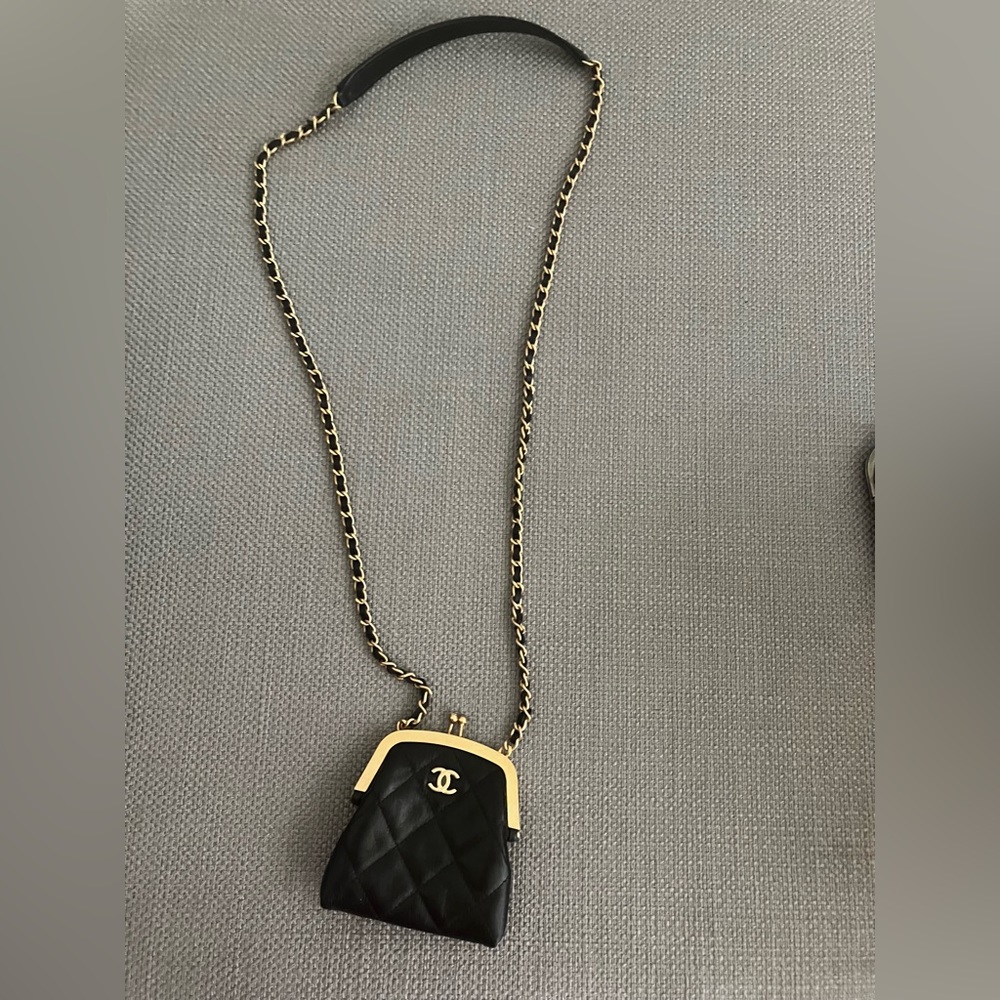 Rare, Unique Brand New Never Used Chanel Bag!!With 3 moveable adjustable purses! - Picture 4 of 12